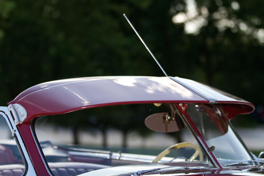 Детали экстерьера Hudson Commodore Eight Custom Convertible Brougham 1949 года  (фото 12 из 24)